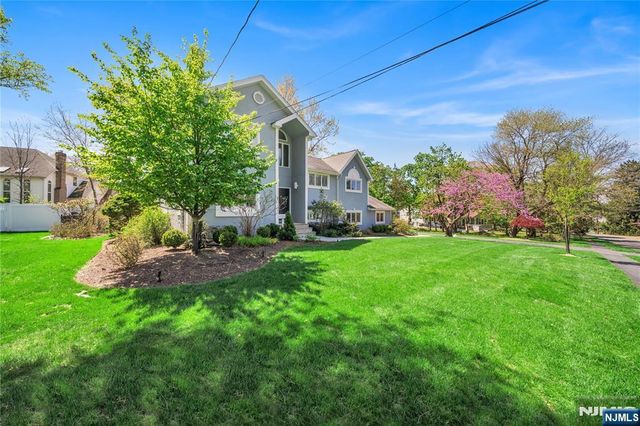 1 Collins Avenue, Closter, NJ 07624