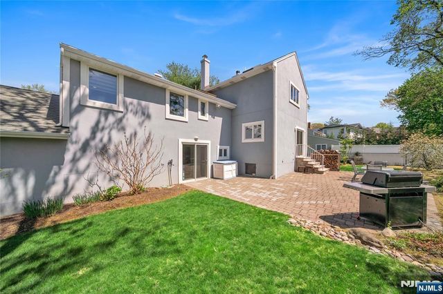 1 Collins Avenue, Closter, NJ 07624