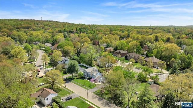 1 Collins Avenue, Closter, NJ 07624