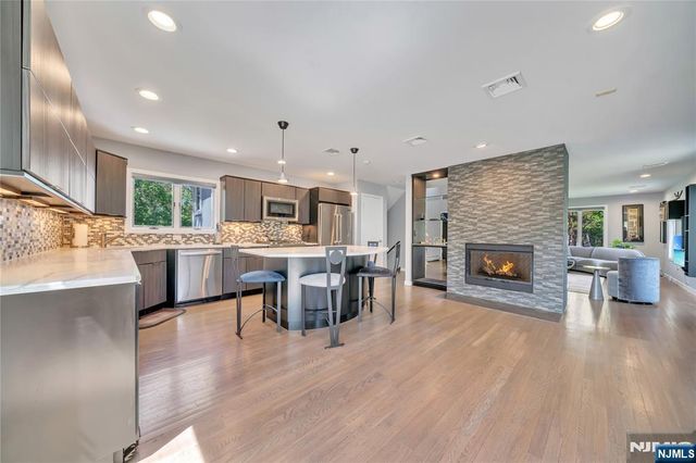 1 Collins Avenue, Closter, NJ 07624