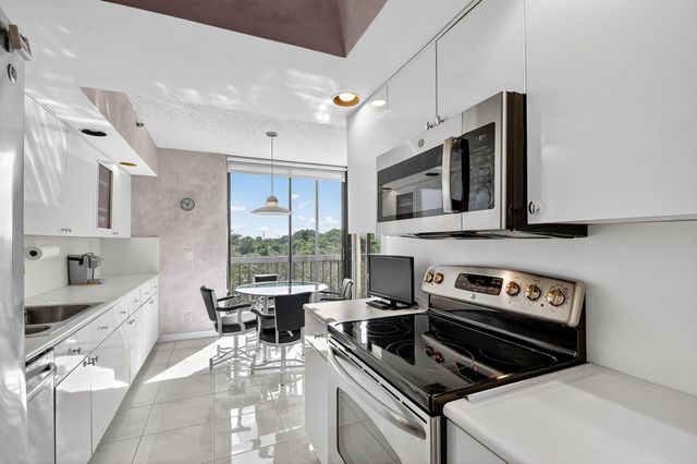 5301 Fountains Drive S 501, Lake Worth, FL 33467