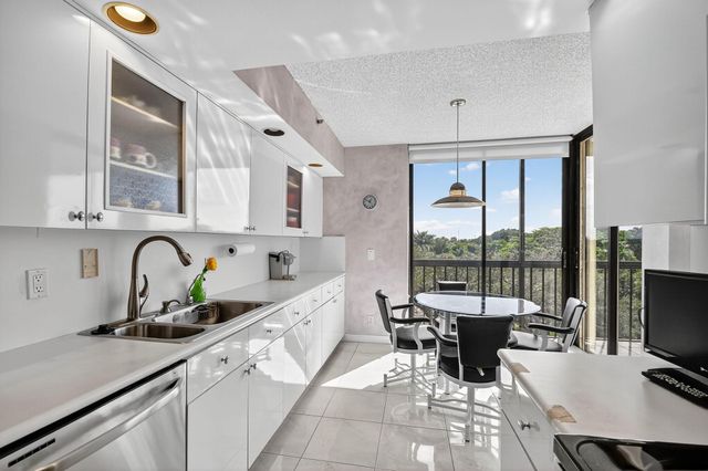 5301 Fountains Drive S 501, Lake Worth, FL 33467