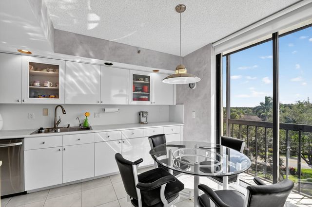 5301 Fountains Drive S 501, Lake Worth, FL 33467