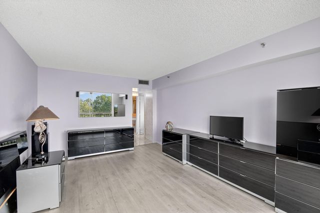 5301 Fountains Drive S 501, Lake Worth, FL 33467