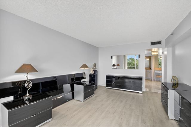 5301 Fountains Drive S 501, Lake Worth, FL 33467