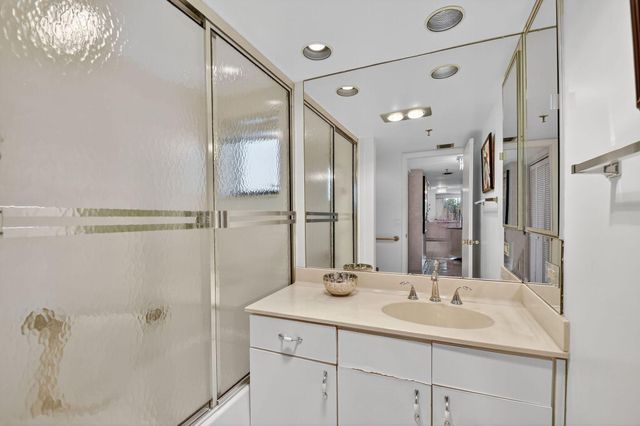 5301 Fountains Drive S 501, Lake Worth, FL 33467