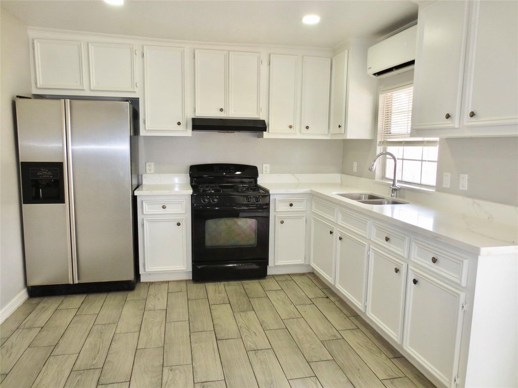 2204 Parker Road A, Houston, TX 77093