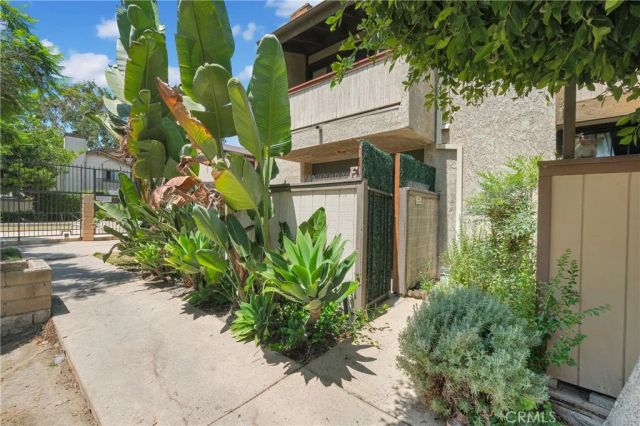 6431 Rugby Avenue E, Huntington Park, CA 90255