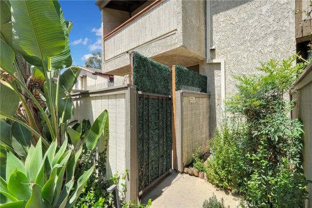 6431 Rugby Avenue E, Huntington Park, CA 90255