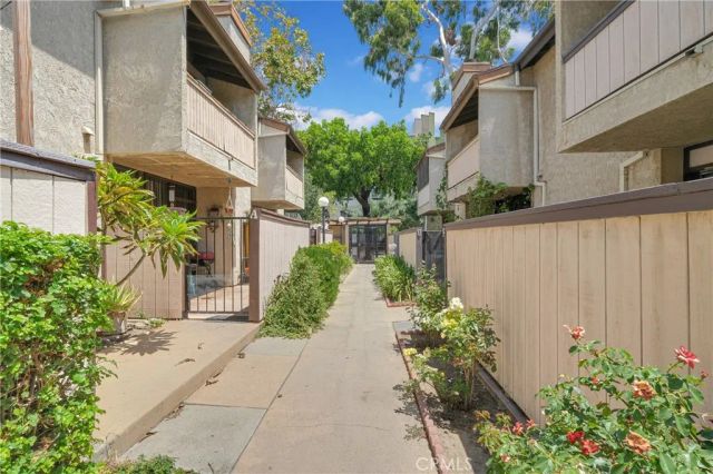 6431 Rugby Avenue E, Huntington Park, CA 90255