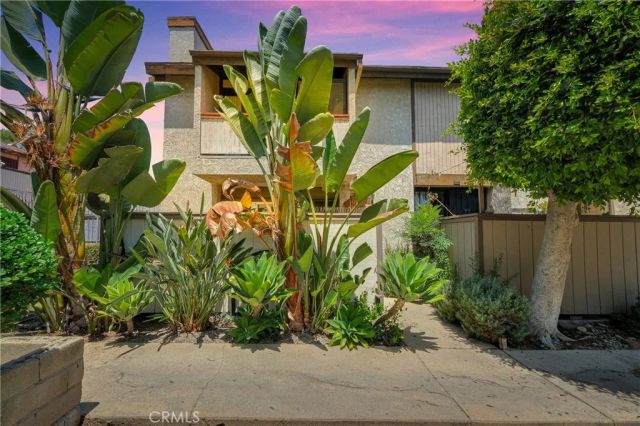 6431 Rugby Avenue E, Huntington Park, CA 90255
