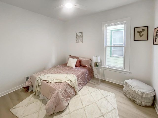 3249 N 14th STREET, Milwaukee, WI 53206