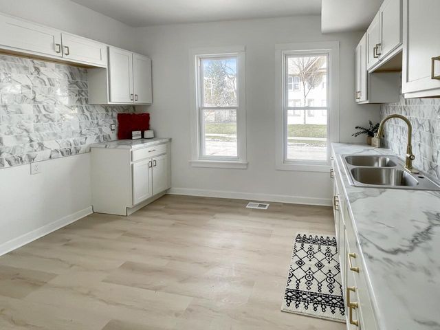3249 N 14th STREET, Milwaukee, WI 53206