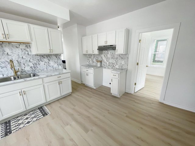 3249 N 14th STREET, Milwaukee, WI 53206