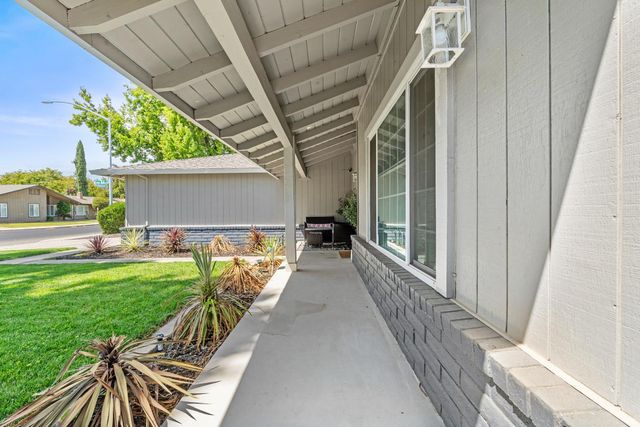 2017 Bridgewood Way, Modesto, CA 95355