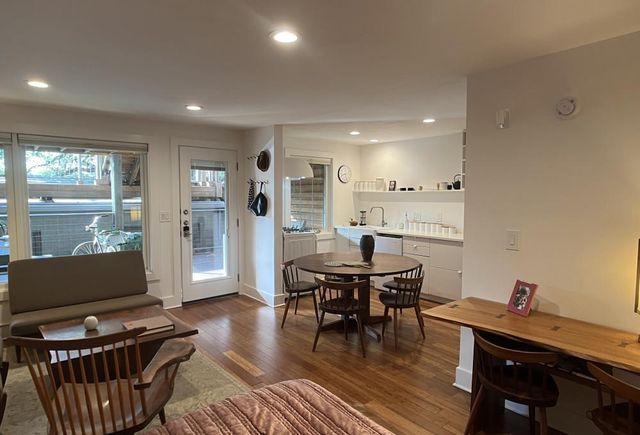 1212 Castle Hill ST 6, Austin, TX 78703