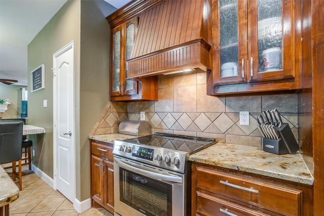 6329 Canyon Trail, Lake Worth, TX 76135