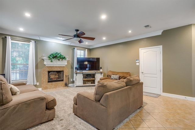 6329 Canyon Trail, Lake Worth, TX 76135