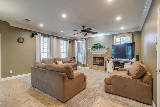 6329 Canyon Trail, Lake Worth, TX 76135