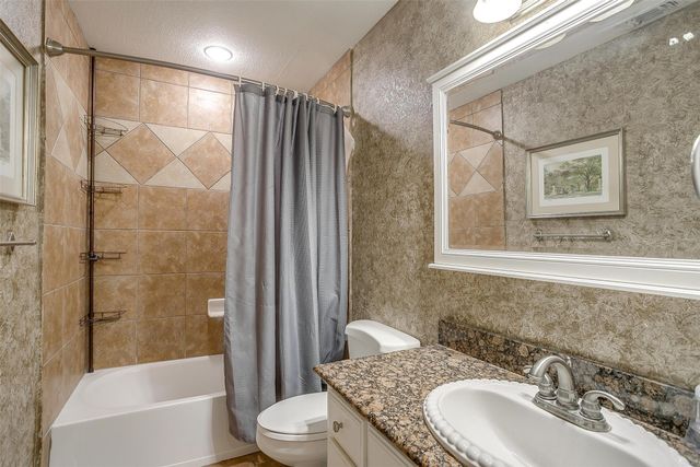 6329 Canyon Trail, Lake Worth, TX 76135