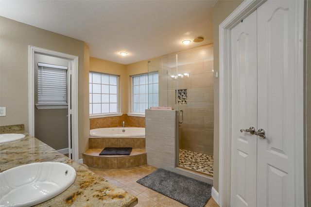 6329 Canyon Trail, Lake Worth, TX 76135