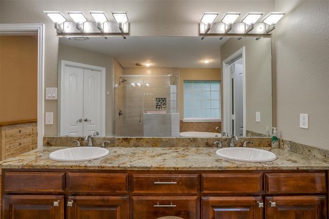6329 Canyon Trail, Lake Worth, TX 76135