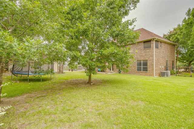 6329 Canyon Trail, Lake Worth, TX 76135