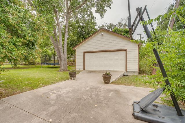 6329 Canyon Trail, Lake Worth, TX 76135