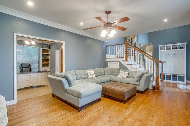 6329 Canyon Trail, Lake Worth, TX 76135