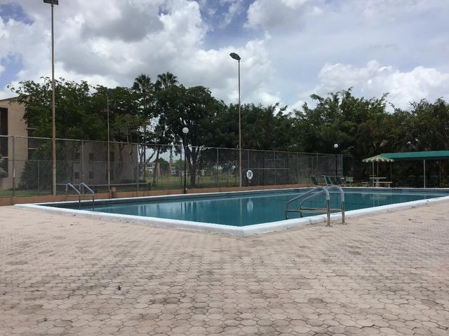 7561 NW 1st Street 207, Margate, FL 33063