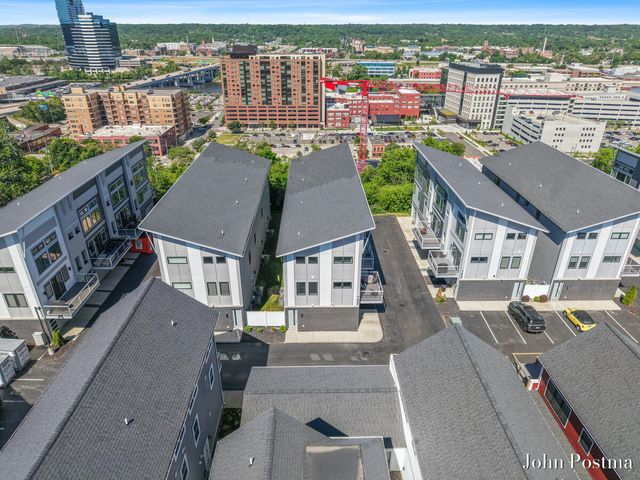 621 Fairview Avenue 1, Grand Rapids, MI 49503