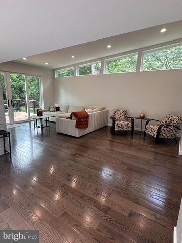 6005 NEILWOOD, North Bethesda, MD 20852
