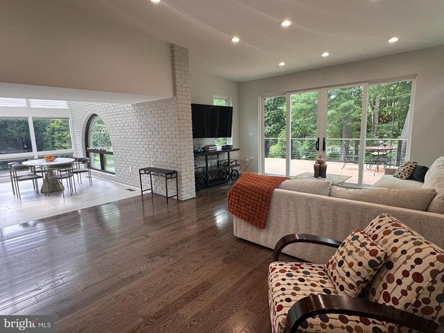 6005 NEILWOOD, North Bethesda, MD 20852
