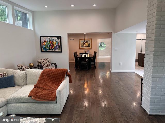 6005 NEILWOOD, North Bethesda, MD 20852