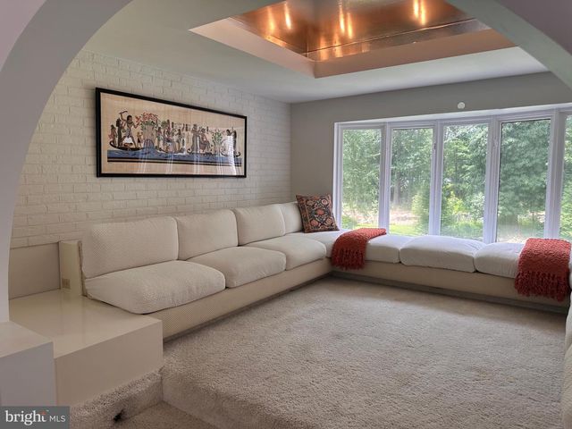 6005 NEILWOOD, North Bethesda, MD 20852
