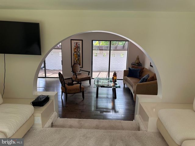 6005 NEILWOOD, North Bethesda, MD 20852