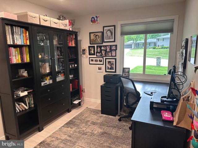 6005 NEILWOOD, North Bethesda, MD 20852