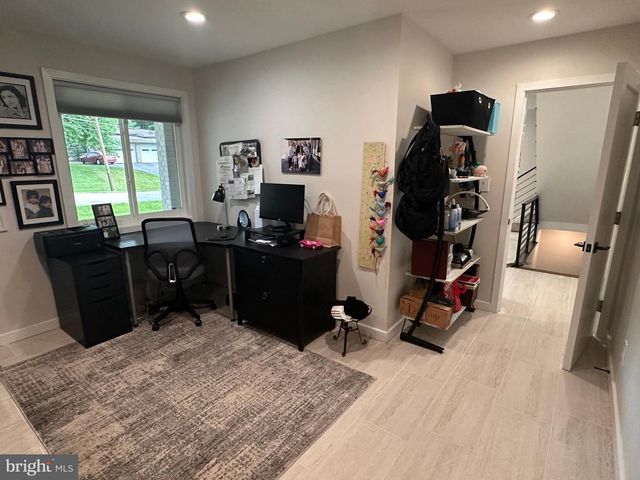 6005 NEILWOOD, North Bethesda, MD 20852