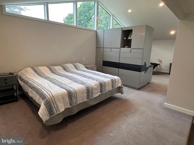 6005 NEILWOOD, North Bethesda, MD 20852