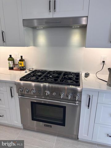 6005 NEILWOOD, North Bethesda, MD 20852