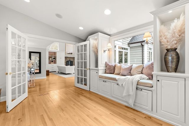 27 Radcliffe Rd, Wellesley, MA 02482