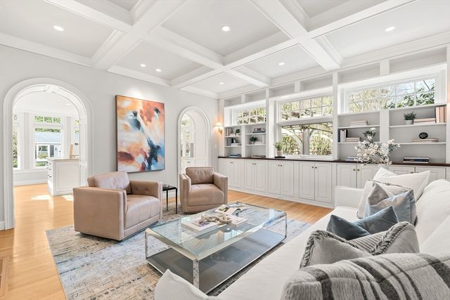 27 Radcliffe Rd, Wellesley, MA 02482