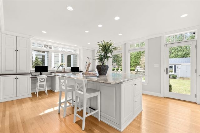 27 Radcliffe Rd, Wellesley, MA 02482