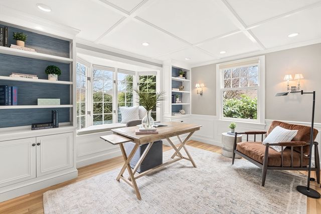 27 Radcliffe Rd, Wellesley, MA 02482