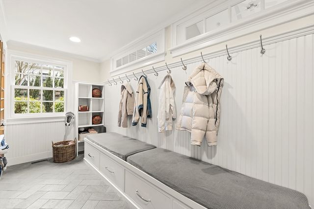 27 Radcliffe Rd, Wellesley, MA 02482