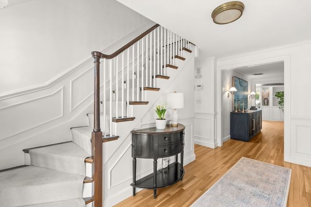 27 Radcliffe Rd, Wellesley, MA 02482