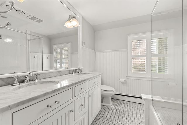 27 Radcliffe Rd, Wellesley, MA 02482