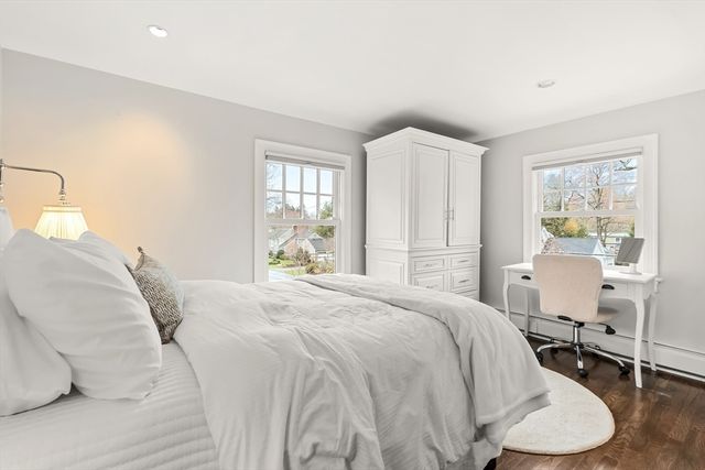 27 Radcliffe Rd, Wellesley, MA 02482