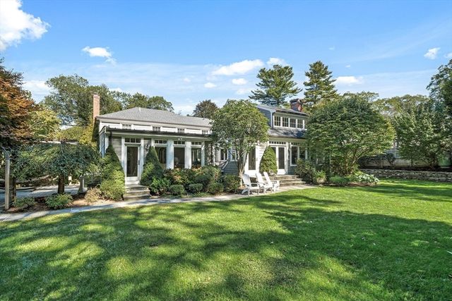 27 Radcliffe Rd, Wellesley, MA 02482