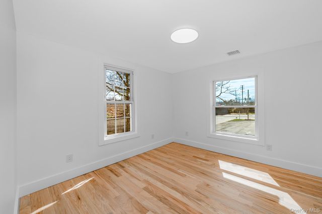 227 N Railroad Avenue, Babylon, NY 11702